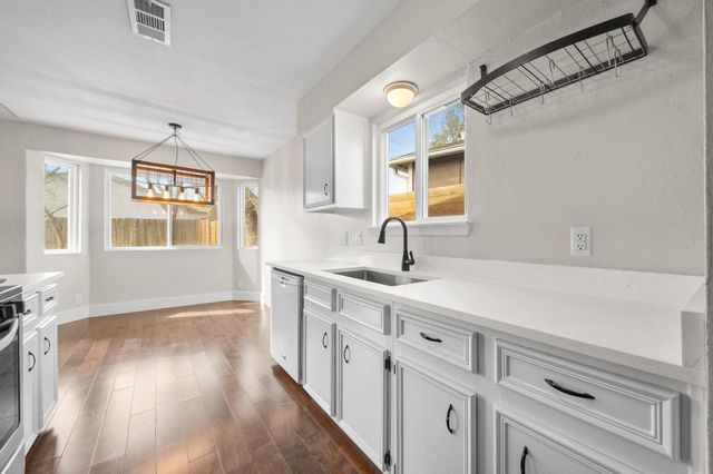 1907 Dauphine CV, Austin, TX 78727