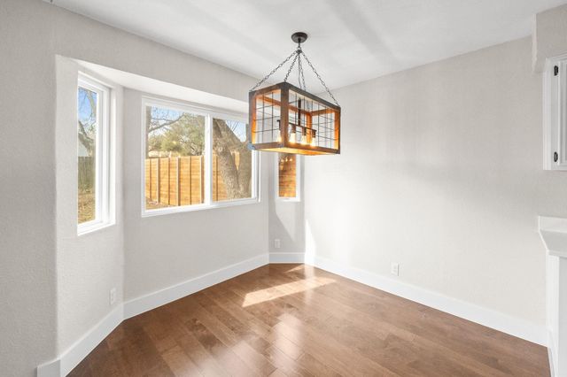 1907 Dauphine CV, Austin, TX 78727