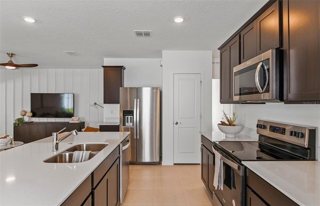 5518 FREESIA DRIVE, Lakeland, FL 33811