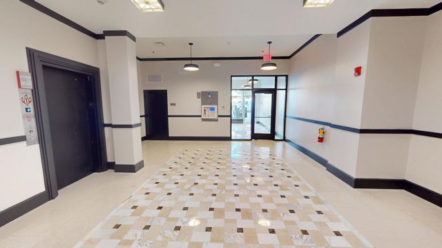 40 DuPage Court 203, Elgin, IL 60120