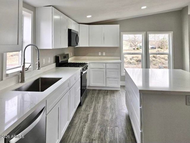 7615 E Creekside Drive, Flagstaff, AZ 86004