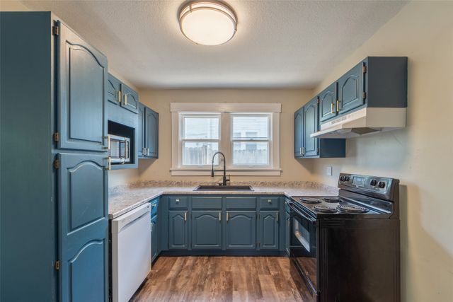 2336 E 13th Street, Des Moines, IA 50316