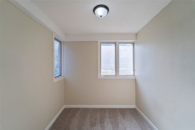 2336 E 13th Street, Des Moines, IA 50316