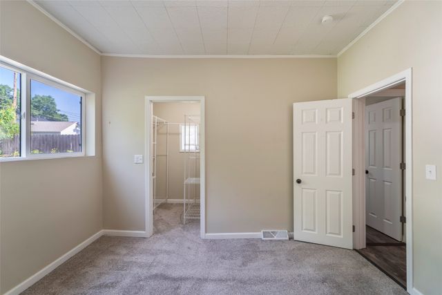 2336 E 13th Street, Des Moines, IA 50316