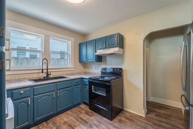 2336 E 13th Street, Des Moines, IA 50316