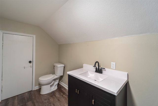 2336 E 13th Street, Des Moines, IA 50316