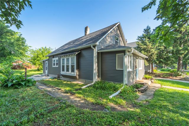 2336 E 13th Street, Des Moines, IA 50316