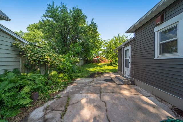 2336 E 13th Street, Des Moines, IA 50316