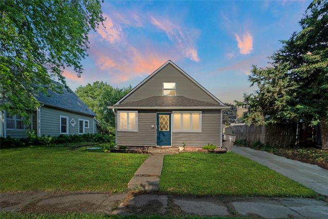 2336 E 13th Street, Des Moines, IA 50316