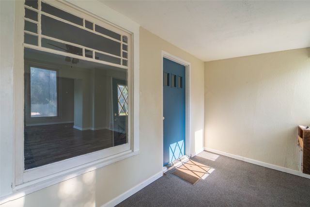 2336 E 13th Street, Des Moines, IA 50316