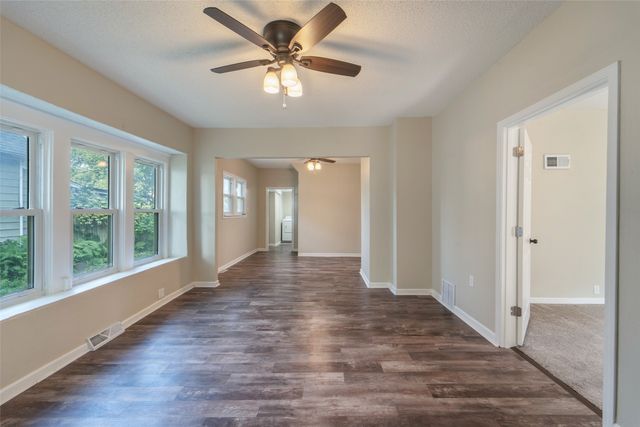 2336 E 13th Street, Des Moines, IA 50316