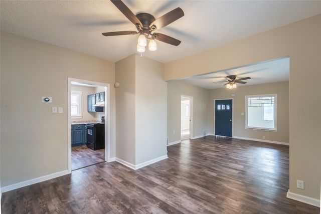 2336 E 13th Street, Des Moines, IA 50316