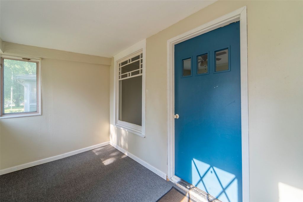 2336 E 13th Street, Des Moines, IA 50316