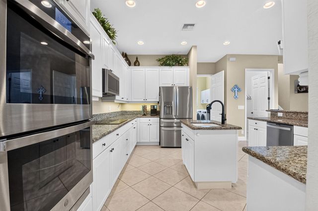 11554 Knightsbridge Place, Wellington, FL 33449