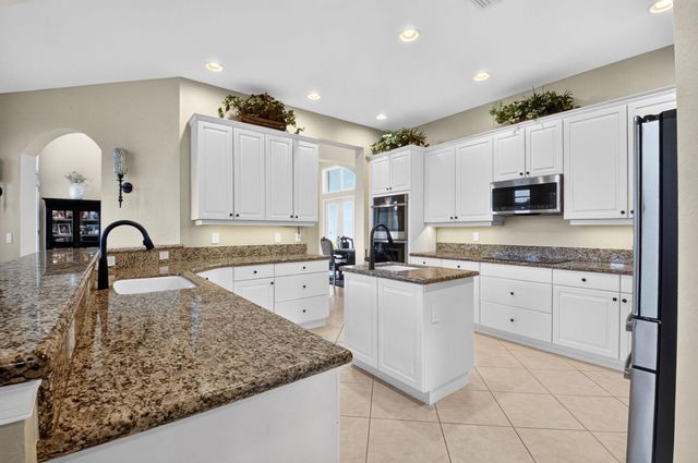 11554 Knightsbridge Place, Wellington, FL 33449