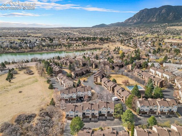 3272 Capstan Way, Colorado Springs, CO 80906