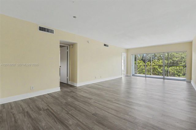 3250 N Palm Aire Dr 406, Pompano Beach, FL 33069