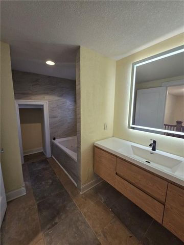 5836 Michigan Avenue, Kansas City, MO 64130