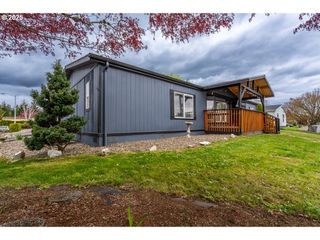 655 Ne BURNETT Rd 77, Mc Minnville, OR 97128