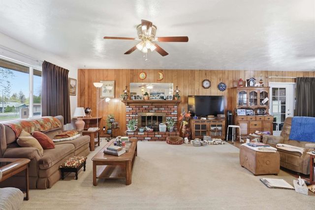 311 S ARCADIA Ave, Deer Park, WA 99006