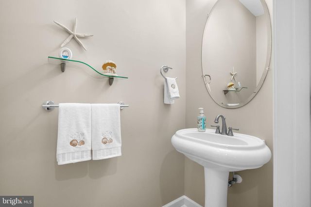 11530 COUNTRY CLUB DR, Berlin, MD 21811