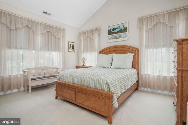11530 COUNTRY CLUB DR, Berlin, MD 21811
