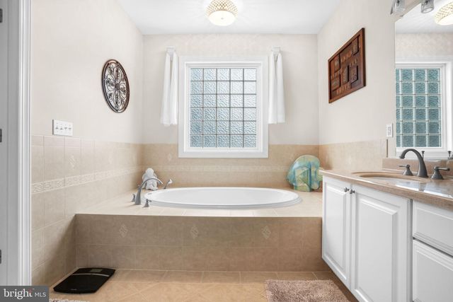 11530 COUNTRY CLUB DR, Berlin, MD 21811