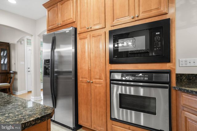 11530 COUNTRY CLUB DR, Berlin, MD 21811
