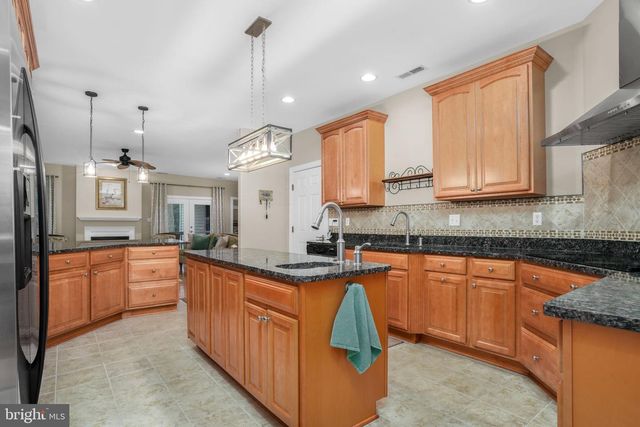 11530 COUNTRY CLUB DR, Berlin, MD 21811