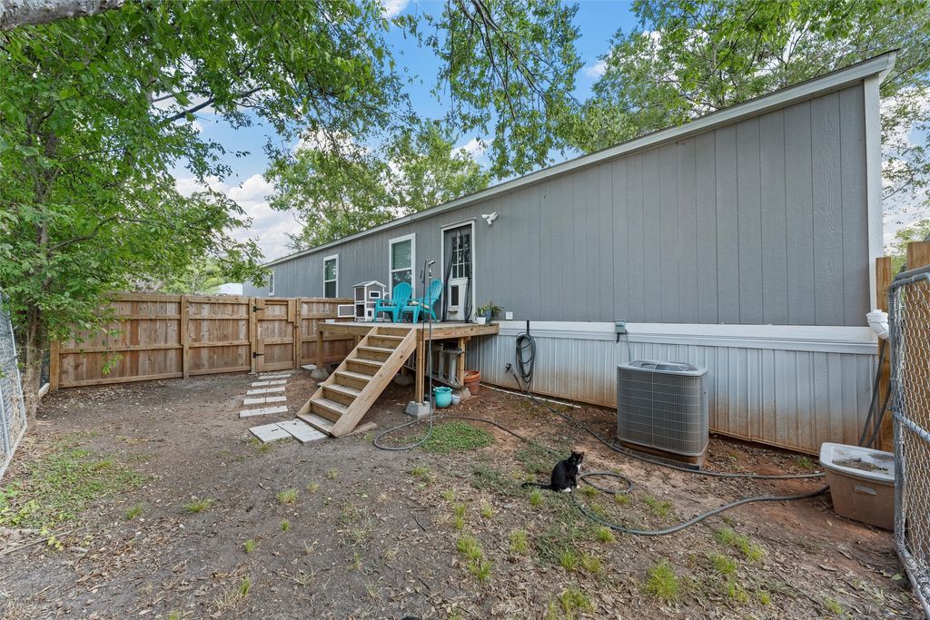 606 S Falls Street, Mart, TX 76664