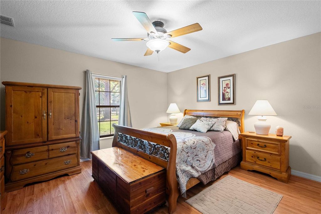 Image 15 of property listing at 28445 DARBY ROAD, Dade City, FL 33525