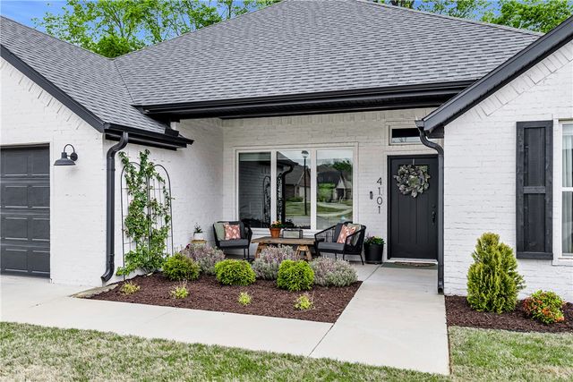 4101 Riverdale Drive, Fayetteville, AR 72701