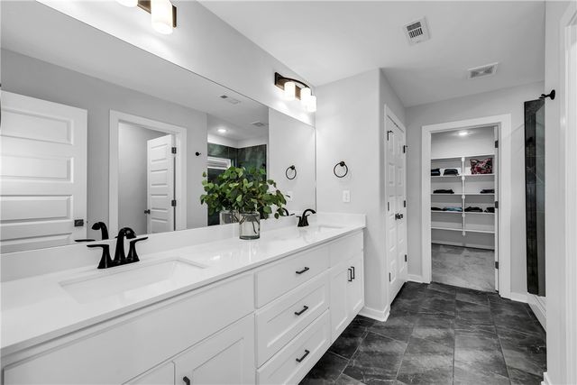 4101 Riverdale Drive, Fayetteville, AR 72701