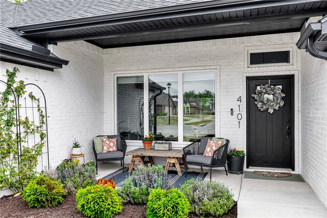 4101 Riverdale Drive, Fayetteville, AR 72701