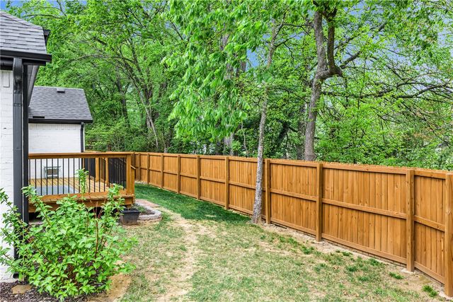 4101 Riverdale Drive, Fayetteville, AR 72701