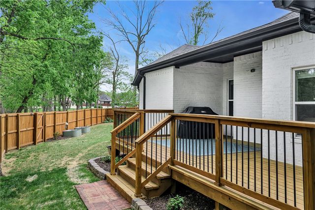 4101 Riverdale Drive, Fayetteville, AR 72701