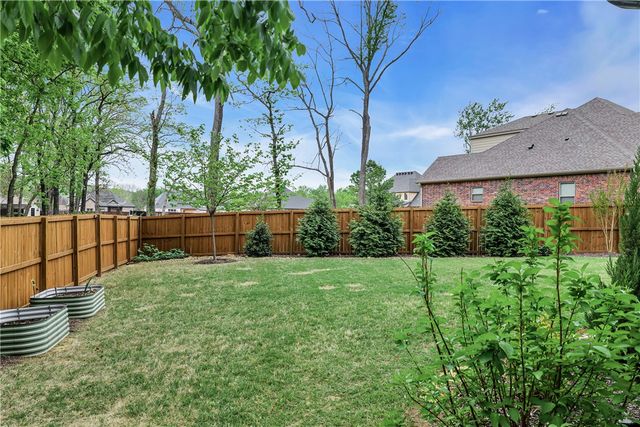 4101 Riverdale Drive, Fayetteville, AR 72701