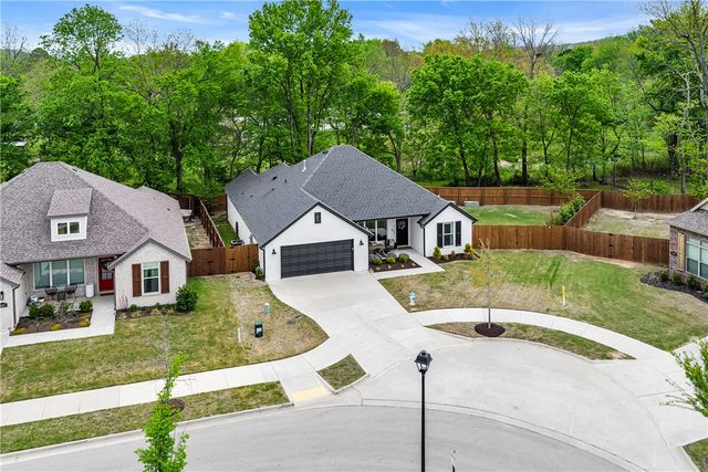 4101 Riverdale Drive, Fayetteville, AR 72701