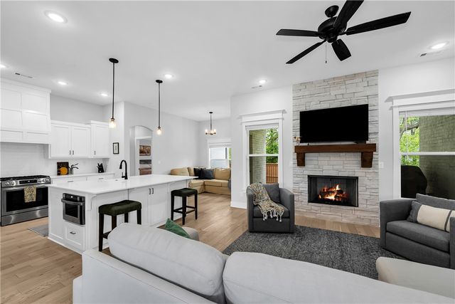 4101 Riverdale Drive, Fayetteville, AR 72701