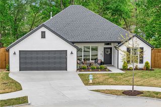 4101 Riverdale Drive, Fayetteville, AR 72701