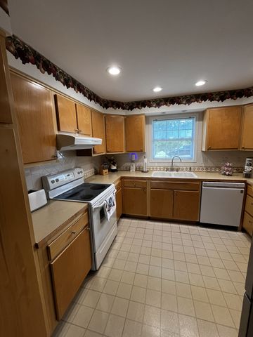 445 King St, Monteagle, TN 37356