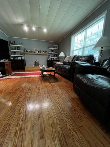 445 King St, Monteagle, TN 37356