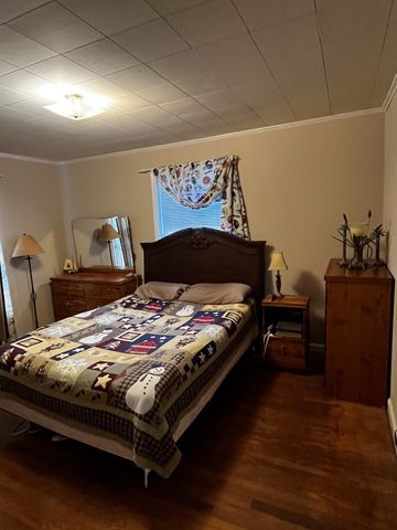 445 King St, Monteagle, TN 37356