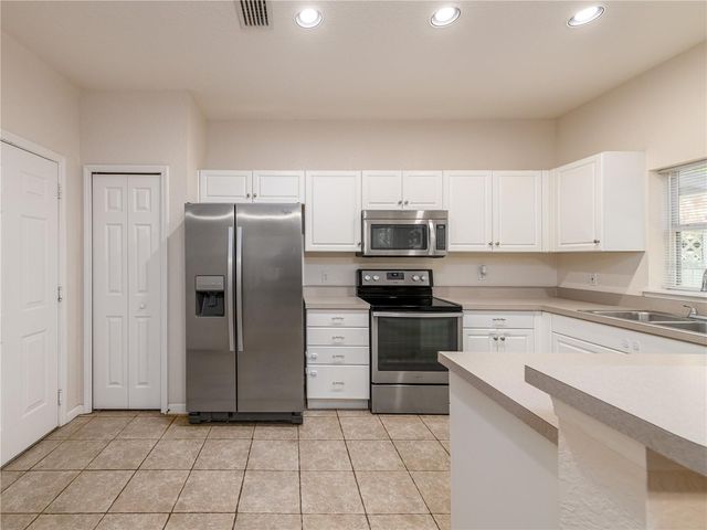 16322 PARKSTONE PALMS COURT, Tampa, FL 33647