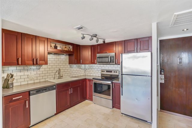 2016 Main Street 1203, Houston, TX 77002