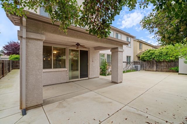 9258 Louis St, Elk Grove, CA 95624