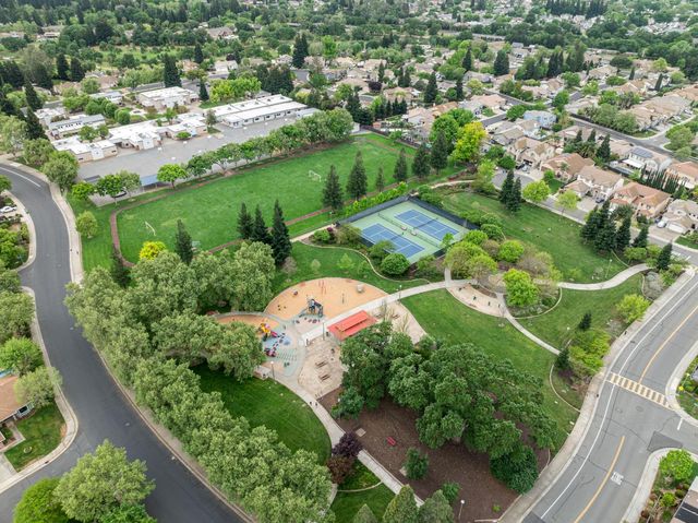 9258 Louis St, Elk Grove, CA 95624