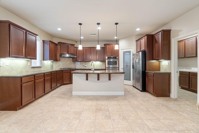 9258 Louis St, Elk Grove, CA 95624