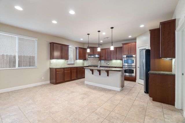 9258 Louis St, Elk Grove, CA 95624