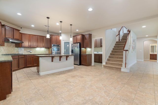 9258 Louis St, Elk Grove, CA 95624